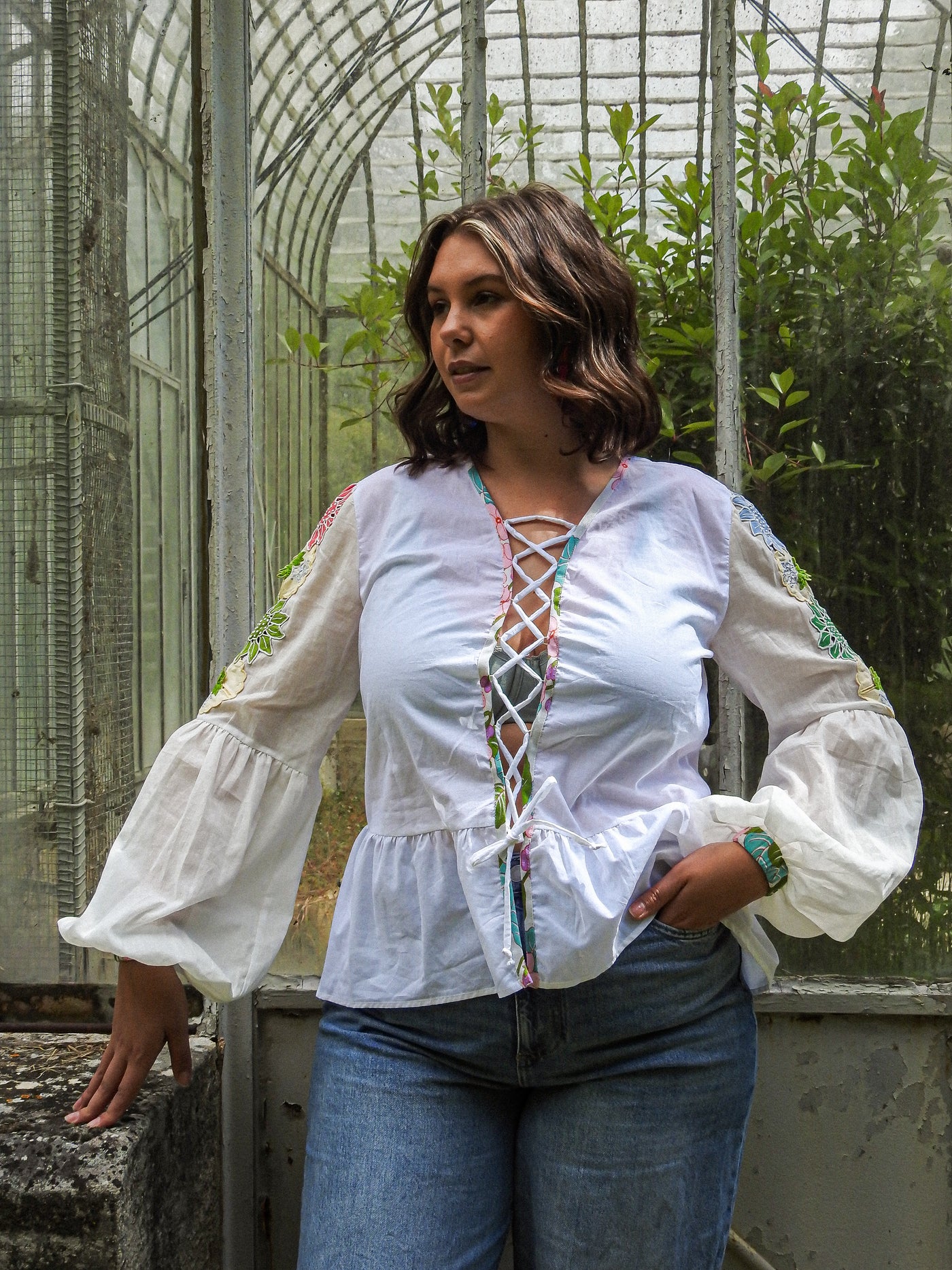 APOLLINE TWO - BLOUSE LACET MANCHES BALLONS LONGUES UPCYCLEE BRODERIE TISSU MAISON