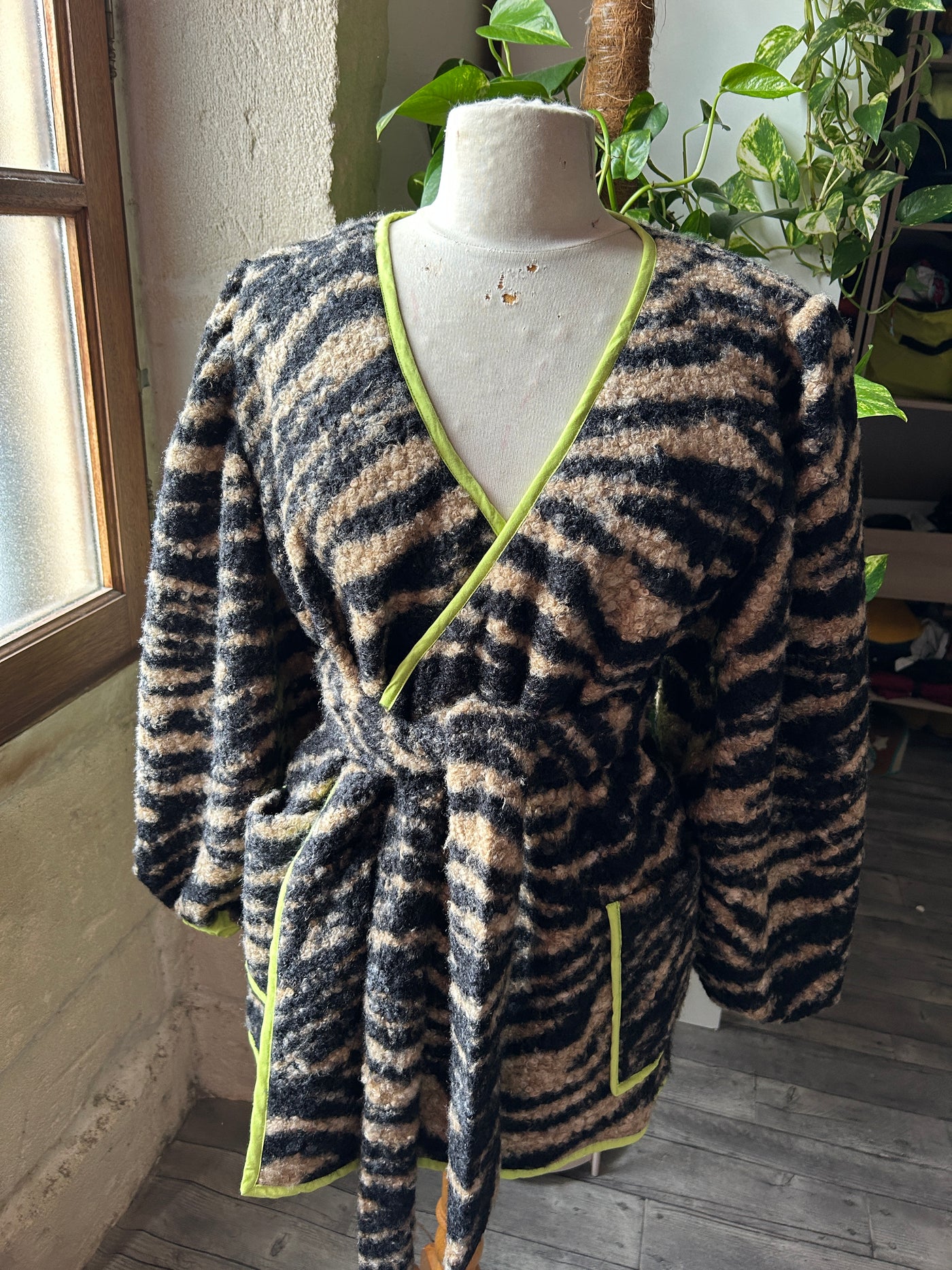 KIM TWO - GILET ZEBRE BLOUCLé BORDURE ET INTERIEUR VERT